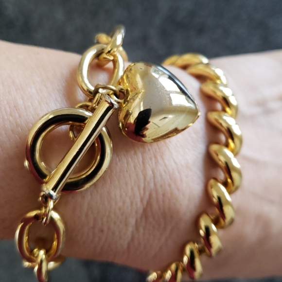 Joan Rivers Jewelry - VTG Joan Rivers GP heart/toggle link bracelet